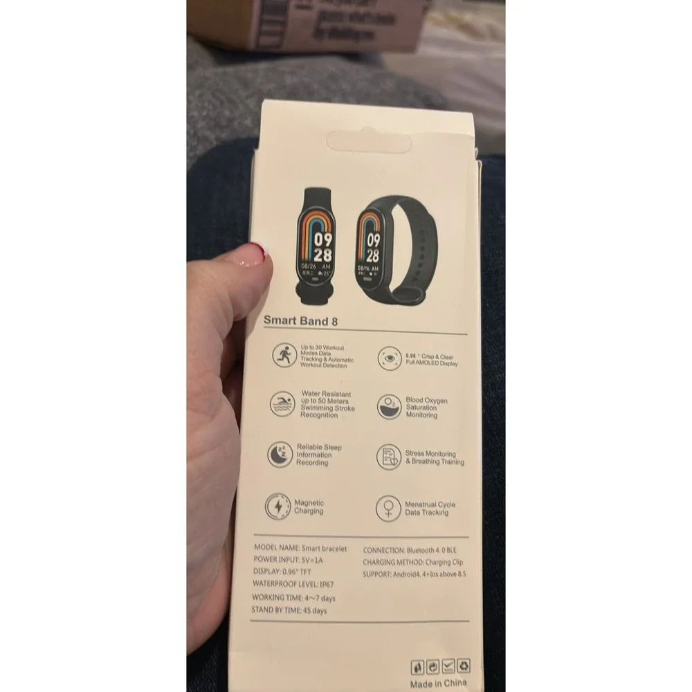 UNBRANDED - SmartBand 8 ~ Smartwatch‎ fitness tracker ~ Bluetooth